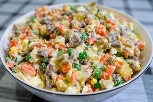 Салат с картошкой и яйцом