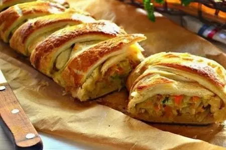 Кулебяка с капустой и яйцом