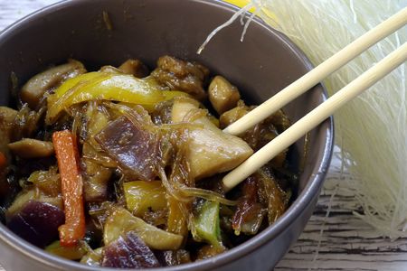 Рецепт: Свинина по-китайски на зубочистках - Со специями