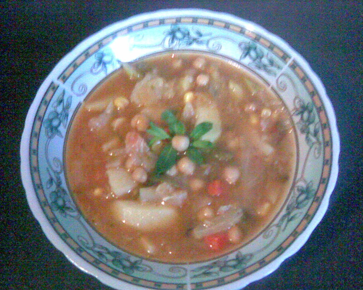 Густой томатный суп с нутом и смесью овощей - острый, пряный, ароматный: шаг 1
