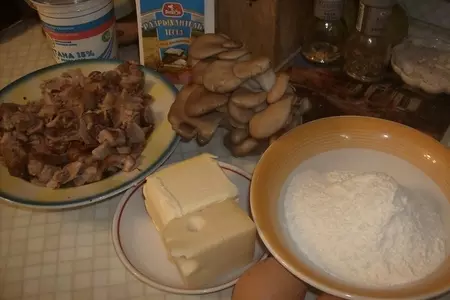 Открытый пирог с уткой и вешенками: шаг 2