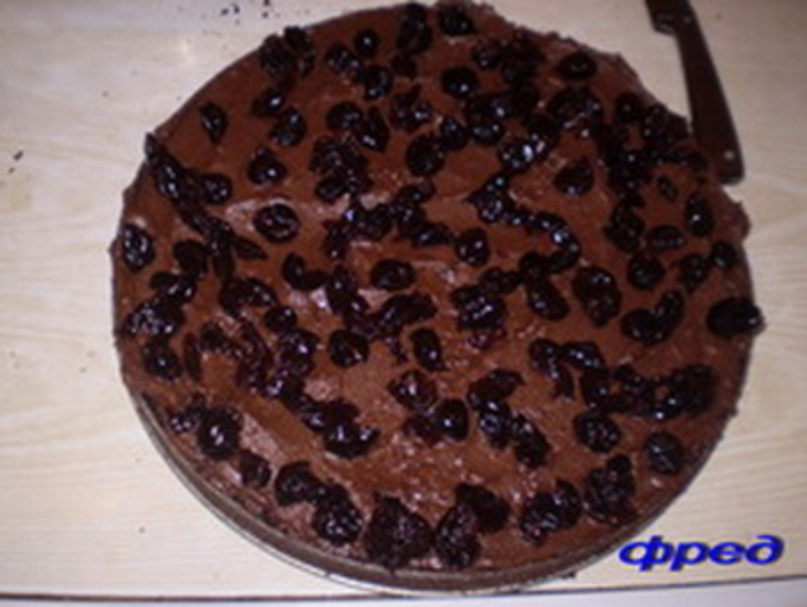 Шоколадоманам повящается: шоколадно-вишневый торт: шаг 4
