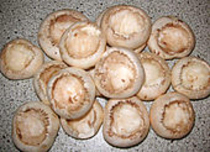 Фаршированные грибы на гриле.: шаг 1