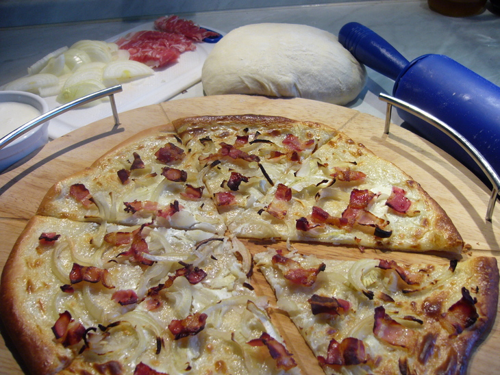 Тарт фламбе (tarte flambée) или эльзасский луковый пирог: шаг 4