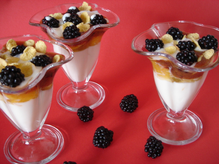 Десерт из  йогурта с  фруктами: шаг 5