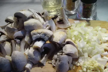 Шампиньоны в вине (champignons au vin): шаг 1