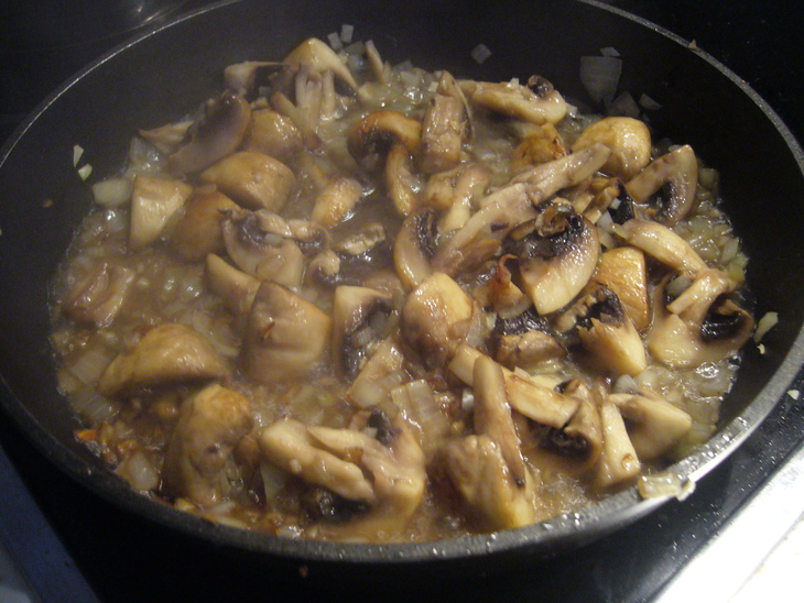 Шампиньоны в вине (champignons au vin): шаг 2