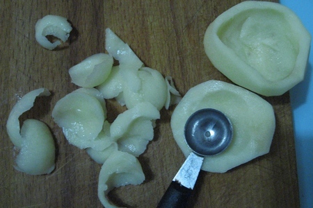 Ароматный запеченый фаршированный картофель со свининой, грибами и копченым салом.: шаг 2