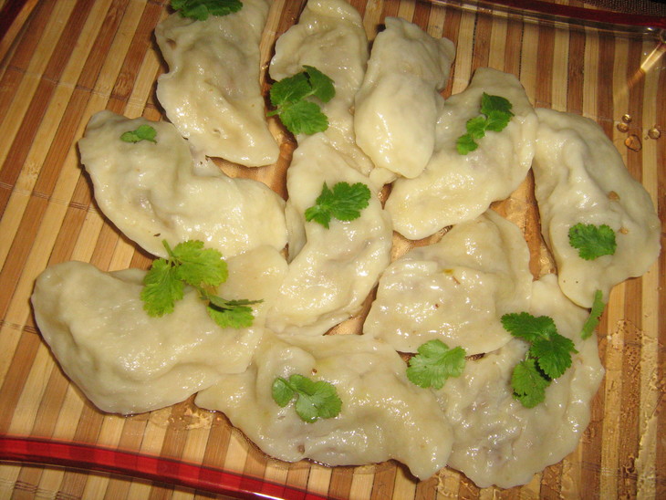 Вареники с гречкой и творогом и с луком и картошкой