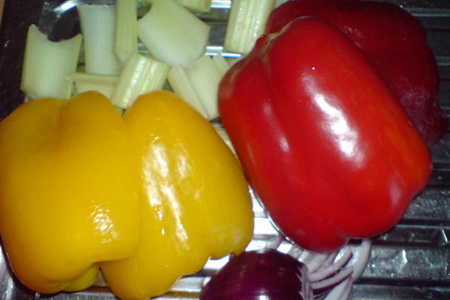 Запечённые овощи  с телячьими котлетками и молодым картофелем в кунжуте: шаг 5
