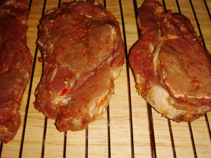 Пикантные стейки из свинины(гриль): шаг 5