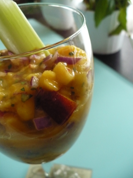 Mango and red onion salsa: шаг 1