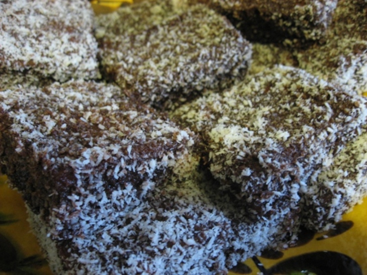 Домашнее пирожное mocha lamingtons: шаг 3