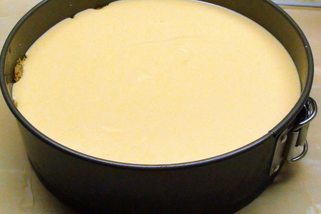 Карамельный, сырно-творожный пирог с розочками из ирисок: шаг 7