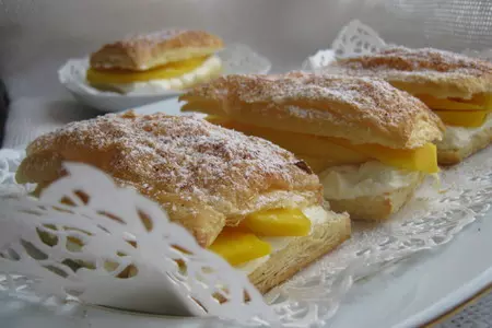 Пирожное из слоёного теста с кремом и манго.("mango mille feuille"): шаг 8