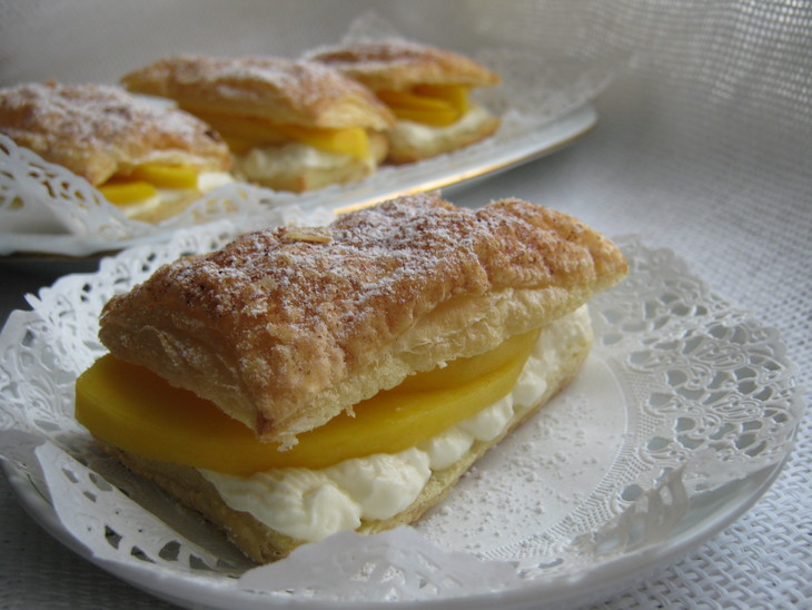 Пирожное из слоёного теста с кремом и манго.("mango mille feuille"): шаг 9