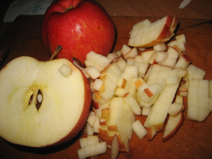 Салат с грибами и яблоком: шаг 3
