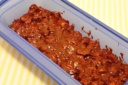 Шоколадно-коньячная помадка с маршмеллоу, орехами и печеньем.: шаг 4
