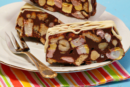 Шоколадно-коньячная помадка с маршмеллоу, орехами и печеньем.: шаг 8