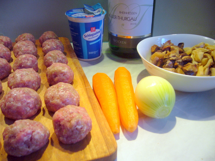 Фрикадельки в вине (boulettes au vin): шаг 1