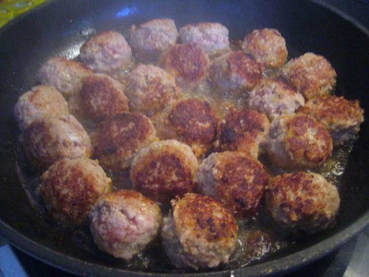 Фрикадельки в вине (boulettes au vin): шаг 2