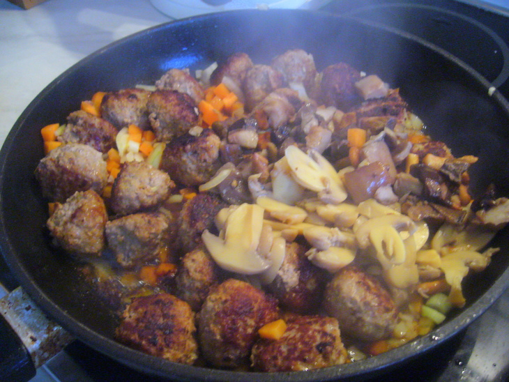 Фрикадельки в вине (boulettes au vin): шаг 4