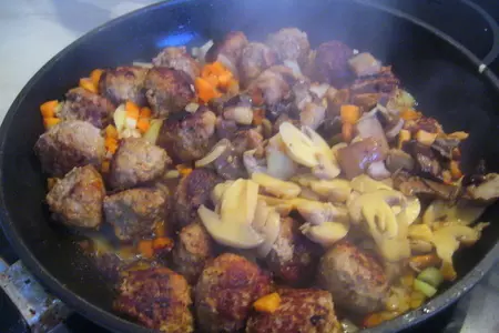 Фрикадельки в вине (boulettes au vin): шаг 4