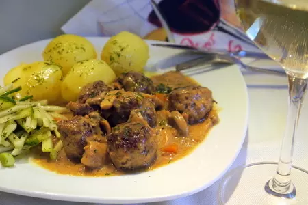 Фрикадельки в вине (boulettes au vin): шаг 6