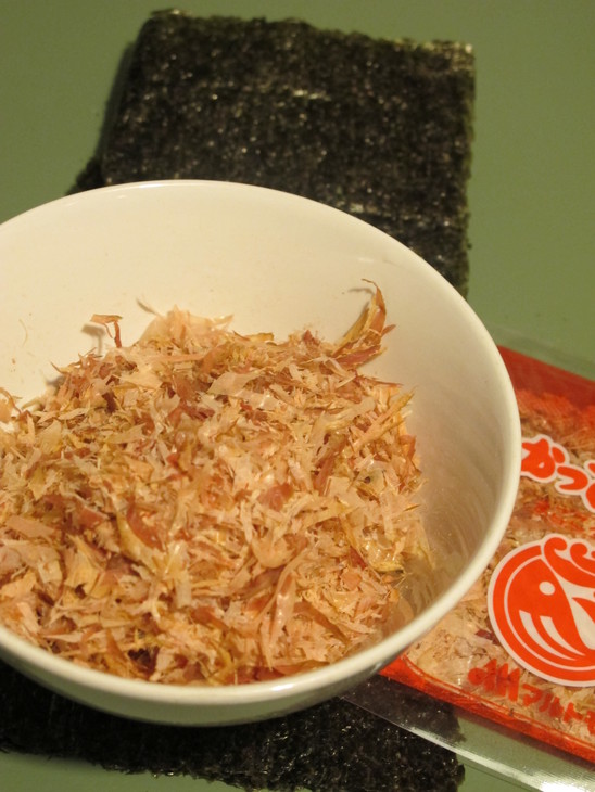 Oyakodon 親子丼 яичница с курицей в кипящем соусе дамбури.: шаг 2