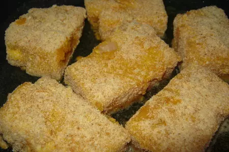 Макарошки-перышки с соусом из овощей с черри + пангасиус в панировке)))): шаг 8