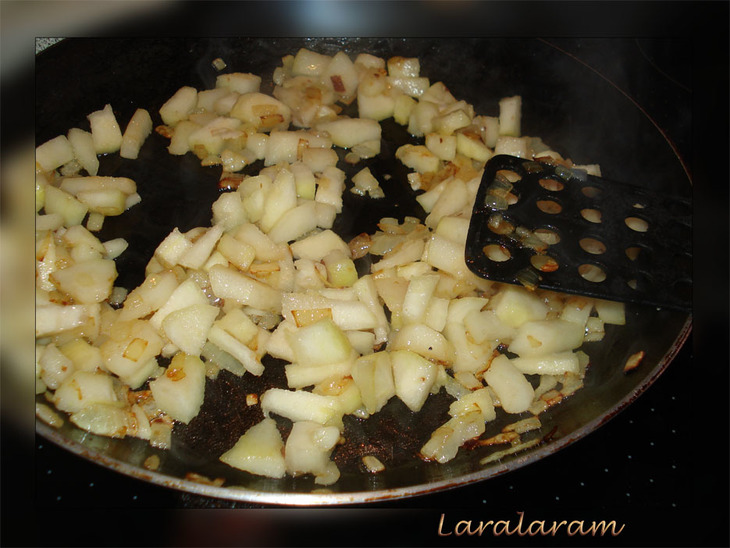 Говяжьи стейки... но соус - вааще! с грушами, красным вином и горгонцолой!: шаг 5