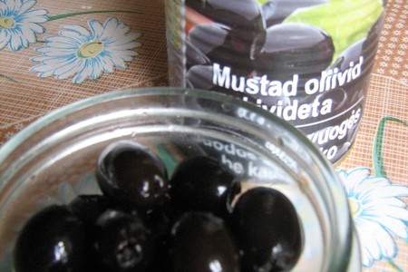 Горячая закуска из фаршированных маслинами помидор (дуэль): шаг 3