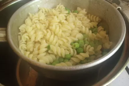 Фузилли (fusilli ) с лососем в лимонно-сметанном соусе: шаг 4