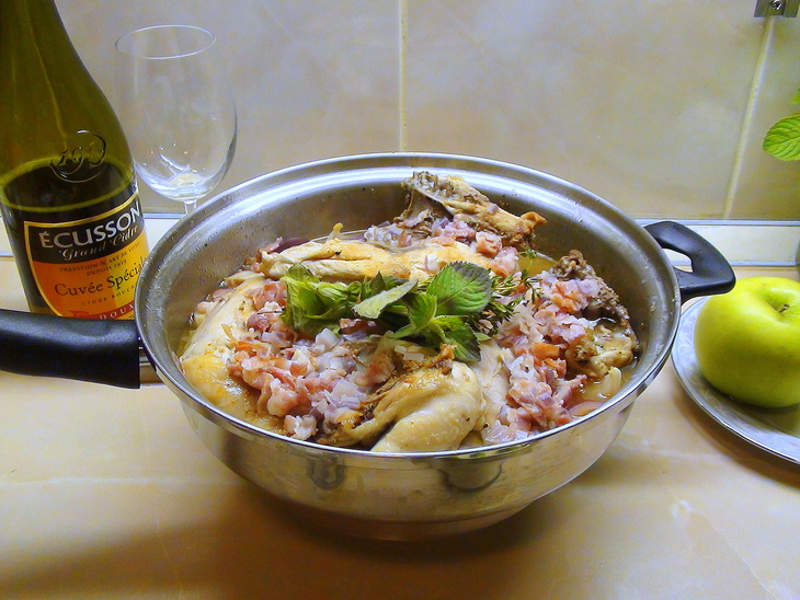 Курочка с сидром и яблоками. cog au cidre.: шаг 6