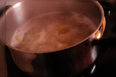 Фаршированные ракушки из пасты "lumaconi" в соусе "прощай, талия, и не возращайся!": шаг 3