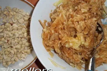 Пирожки с яблоками и арахисом: шаг 3