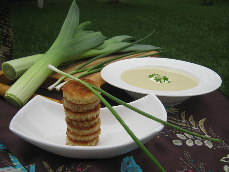 Классический холодный суп крем из картофеля  - "вишисуаз" ( vichyssoise).: шаг 9