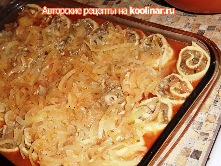 Рулеты с мясом в томатно-луковом соусе: шаг 7