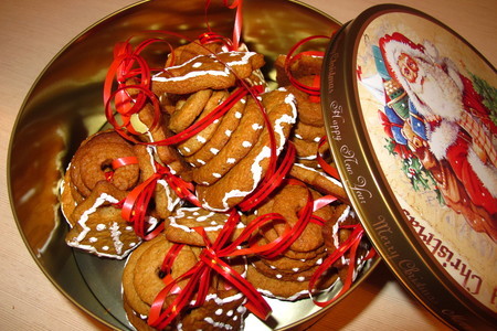 Имбирное  печенье "колокольчики" на ёлку: шаг 9