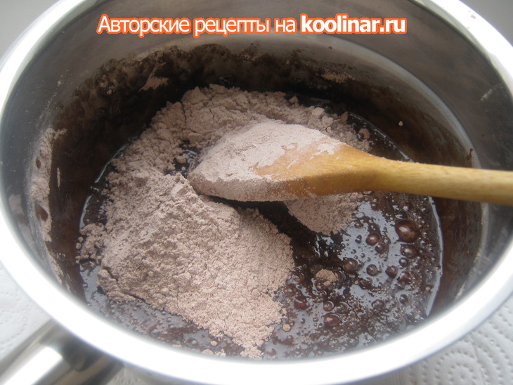 Шоколадный пирог с глазурью  (family chocolate cake): шаг 9