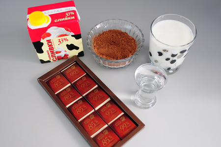 Кофейно-кардамоновые десерты с нежнейшим ванильным наполнителем, меренгами и соусом сабайон.: шаг 15