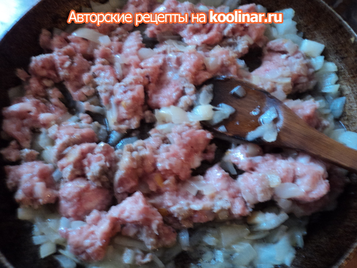 Булочки с мясом и творожным сыром: шаг 2