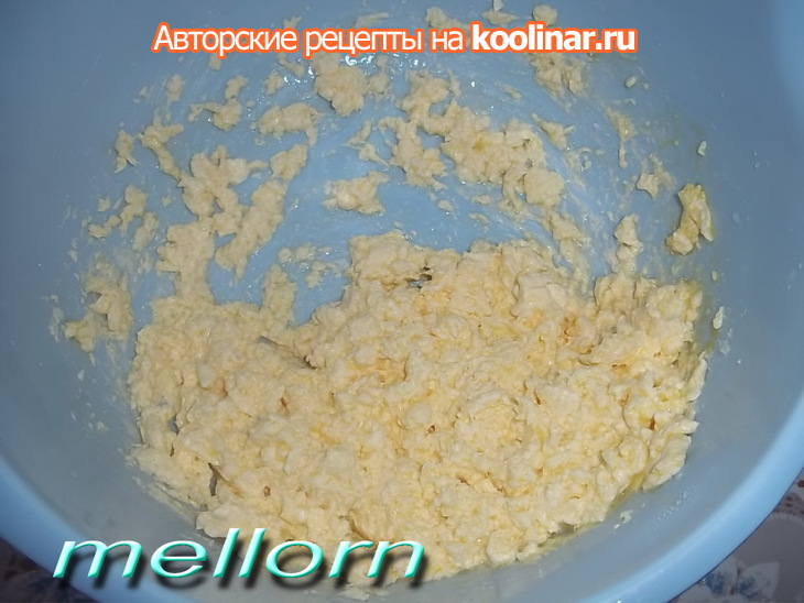 Кукурузный пирог с творогом и черникой: шаг 2