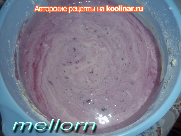 Кукурузный пирог с творогом и черникой: шаг 8