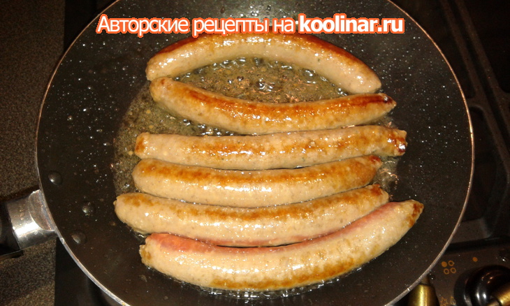 Колбаски в луке-порее с соусом из овощей и картофелем фри: шаг 4