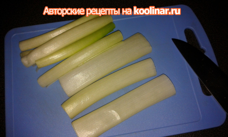 Колбаски в луке-порее с соусом из овощей и картофелем фри: шаг 5