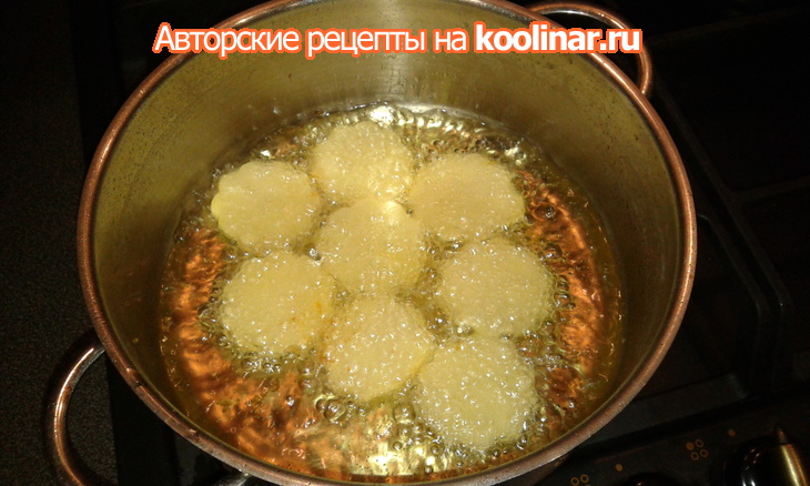 Колбаски в луке-порее с соусом из овощей и картофелем фри: шаг 12