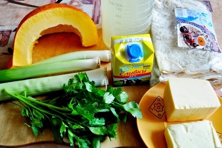 Крем-суп из тыквы с сырными рулетиками: шаг 1