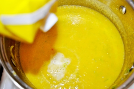 Крем-суп из тыквы с сырными рулетиками: шаг 8