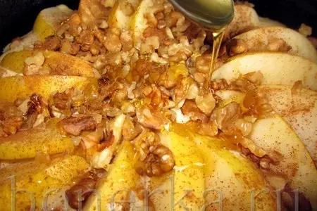 Пирог с яблоками и грецкими орехами на скорую руку: шаг 5